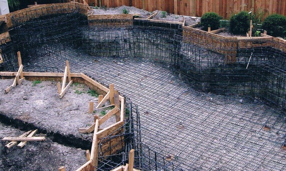 قاببندی دیوارههای استخر